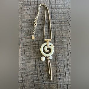 Pendant necklace